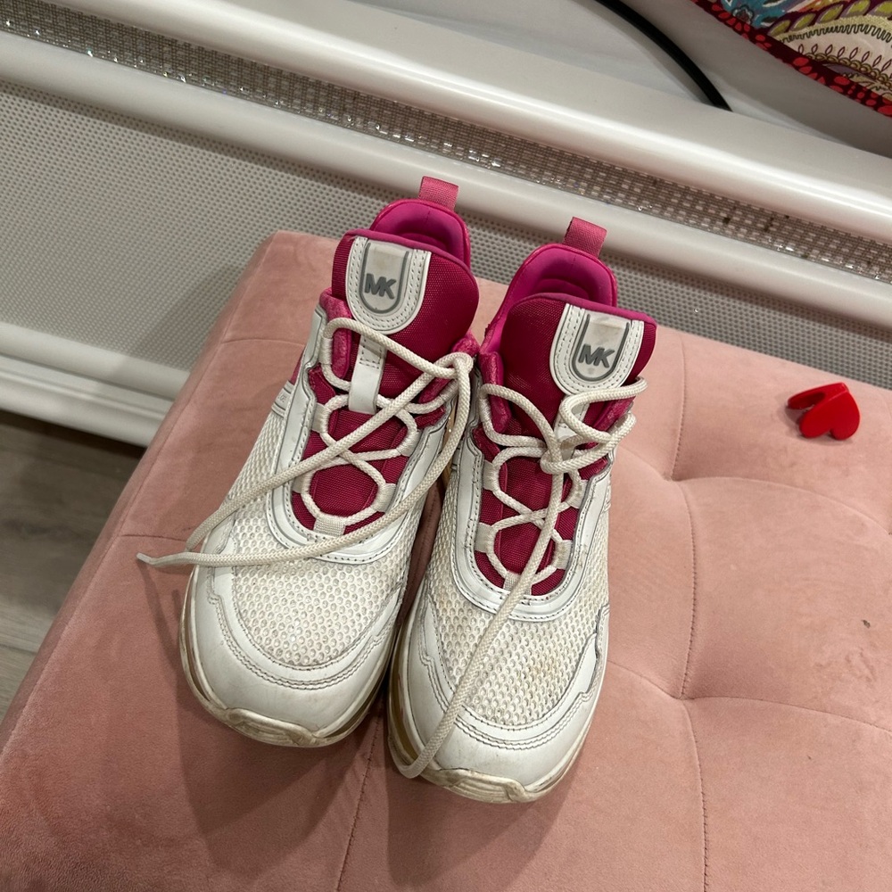 Very nice fancy and comfortable shoes